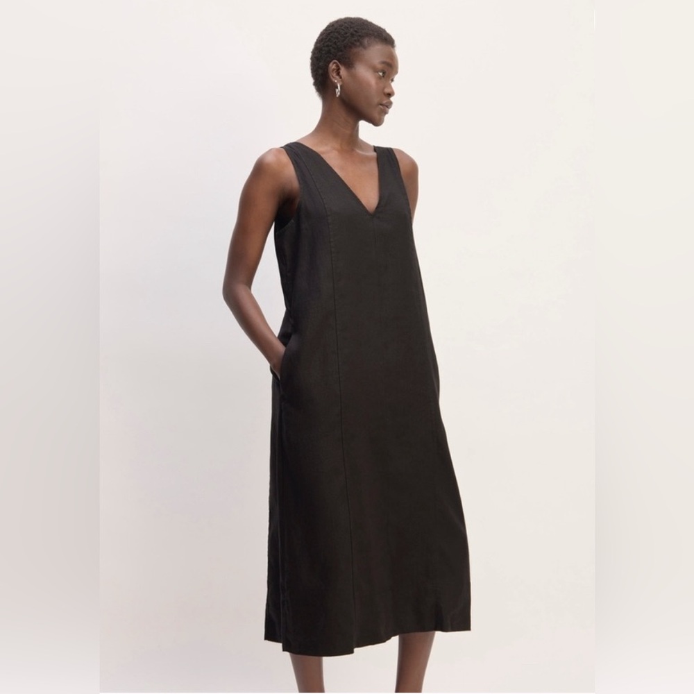 Everlane Black V‑Neck Midi Dress